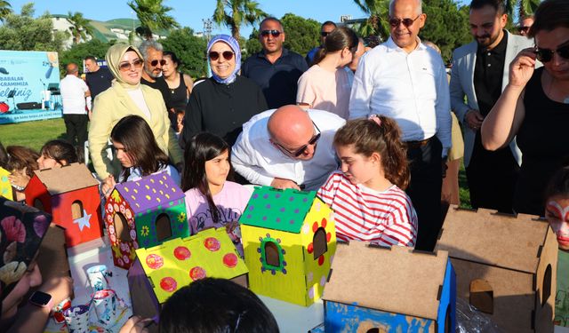 Başkan Bıyık Kulvarları Salladı: Darıca'da Babalar ve Çocuklar Sahilde Yarıştı