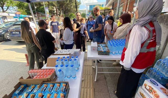 Körfez Belediyesi'nden YKS Adaylarına Büyük Jest: 23 Okulda Eş Zamanlı İkram Standı Kuruldu!