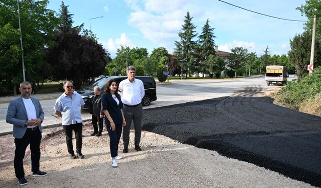 Kartepe’de Büyük Asfalt Seferberliği: 3 Mahallede Yollar Sıcak Asfaltla Yenilendi!