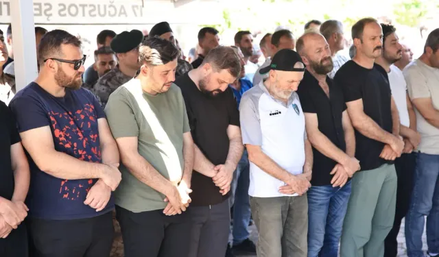 Gölcük ve Kocaelispor Camiası Yasta! Bülent Badiş'in Babası Ali Badiş Son Yolculuğuna Uğurlandı