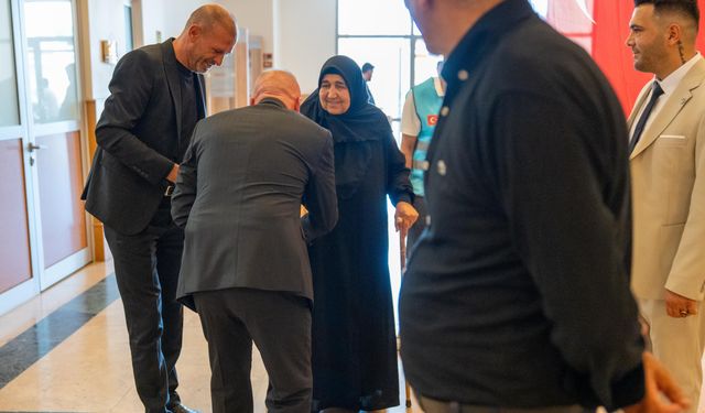 MHP Dilovası Kongresi'nde Şehit Annesinden Duygulandıran Duruş