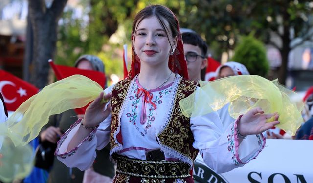 Kocaeli’de Balkan festivali bayram havası estirdi