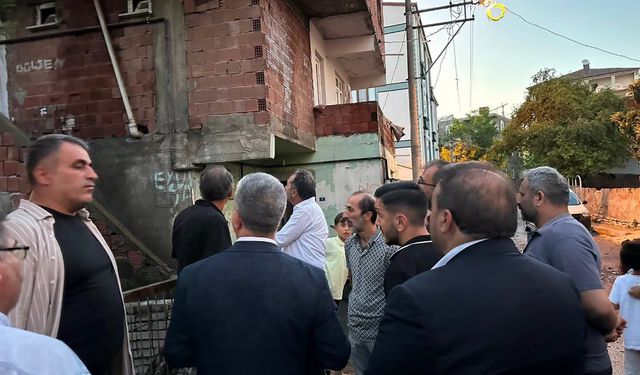 Başkan Ömeroğlu Dilovası'nda yangın mağduru aileyi yalnız bırakmadı