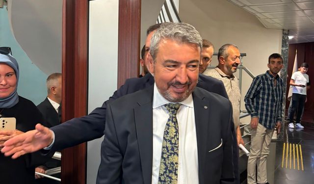 İzmit Belediyesi’nde Cumhur İttifakı Salonda, CHP Katlarda! Aday Çıkmazı Sürüyor