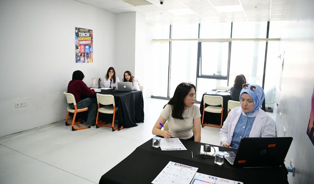 Çayırova’da YKS Gururu: 62 Öğrenci Üniversiteyi Kazandı