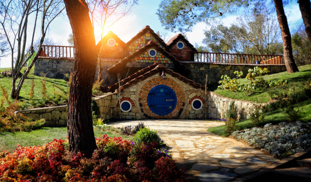 Darıca’da Masalları Aratmayan Hobbit Evleri