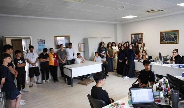 Kartepeli Gençler Yaz Kampında Hem Öğreniyor Hem Eğleniyor