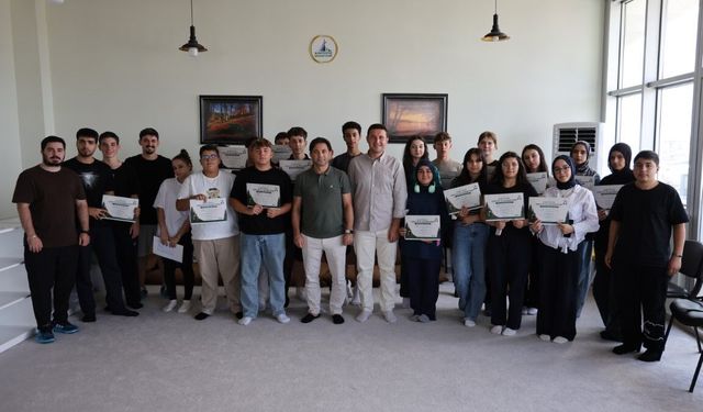 Kartepeli Gençlerin Dört Günlük Kamp Macerası Sertifikayla Taçlandı