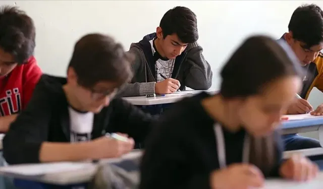 Liseler Ne Zaman Açılacak 2026? MEB 2026-2027 Lise Açılış Tarihi ve İlk Ara Tatil Ne Zaman?