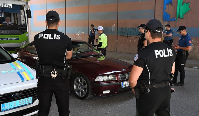 Kocaeli’de Dev Asayiş Operasyonu: 50 Aranan Şahıs Yakalandı
