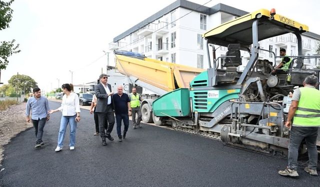 Kartepe’de asfalt çalışmaları sürüyor: Başkan Kocaman sahada inceledi