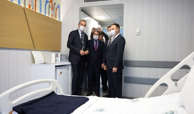 Ülkü Ocakları Kocaeli’den KOÜ Hastanesi Onkoloji Bölümü’ne Anlamlı Destek