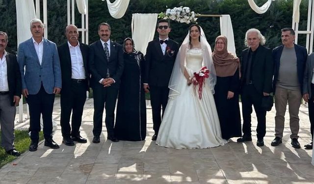 Kocaeli Milletvekili Cemil Yaman’ın yeğeni evlendi