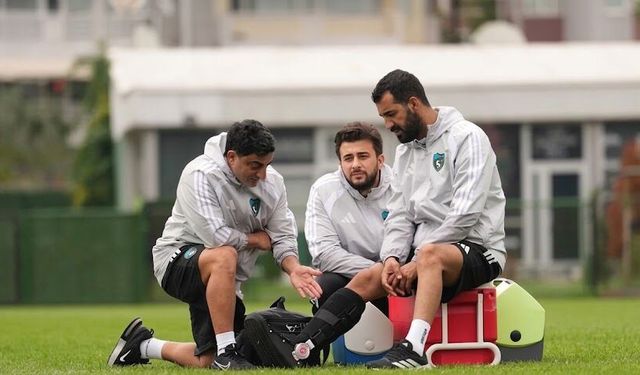 Ayağında atel, yağmur altında: Kocaelispor tercümanı görevini sürdürdü
