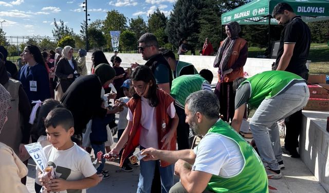İHH Dilovası’ndan çocuklara Uçurtma Şenliği