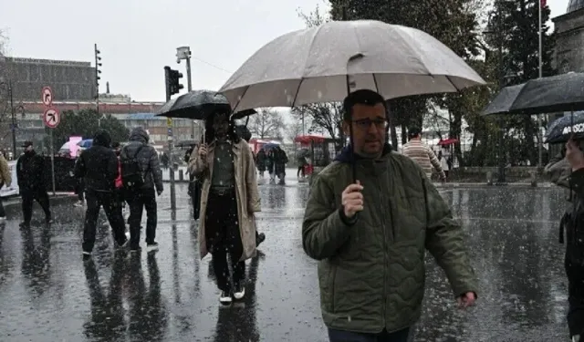 İstanbul'da yağış için saat verildi: AKOM bulutların çekileceği zamanı duyurdu