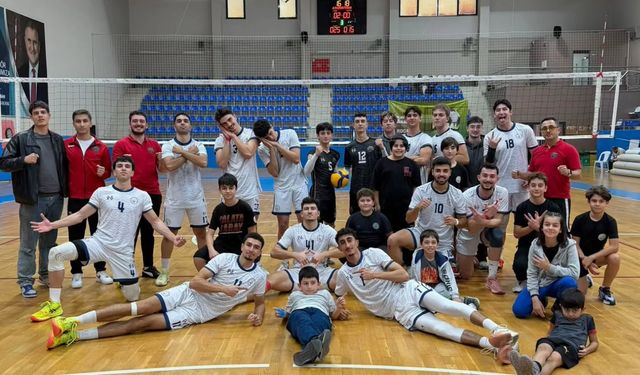 Gölcük Belediyespor Voleybolda 5. Galibiyetini Aldı