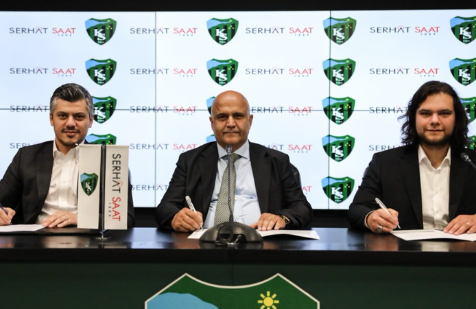 Kocaelispor’un Süper Lig Yürüyüşüne Zaman Ayarı! Serhat Saat ile Yeni Sponsorluk Anlaşması İmzalandı