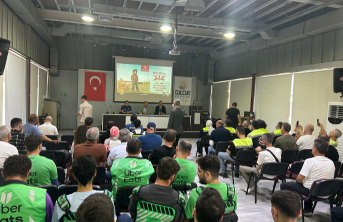 Gölcük Emniyeti'nden farkındalık hamlesi: İlçe protokolü motorcularla buluştu