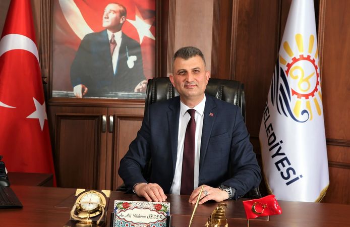 Gölcük Belediye Başkanı Sezer’den Mevlid Kandili Mesajı