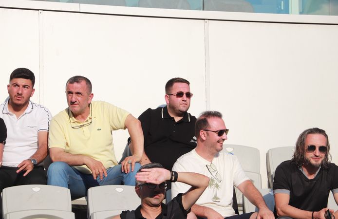Sefa Ertuğ Takımını Yalnız Bırakmadı: İstifanın Ardından Deplasman Tribününde!