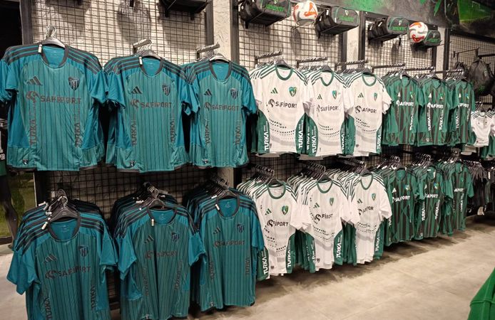 Kocaelispor’dan Yeni Sezona Görkemli Başlangıç: Milli İrade Meydanı Coşkuya Hazırlanıyor!
