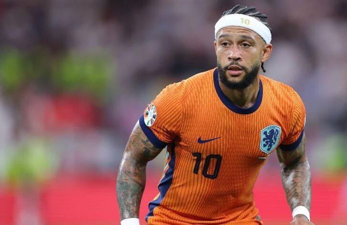 Sosyal Medyada Memphis Depay Çılgınlığı: Kocaelispor Taraftarı Gönderiyi Yorum Yağmuruna Tuttu!