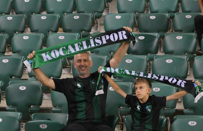 Kocaelispor Taraftarı İstedi, Yönetim Uzattı