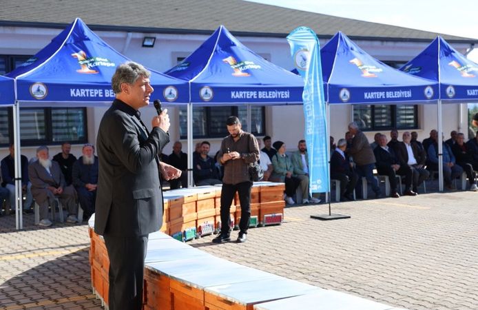 Kartepe’de 125 arıcıya 250 takım kovan desteği