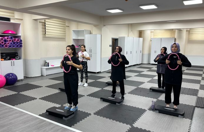 Çayırova Belediyesi Pilates Kurslarına Kadınlardan Büyük İlgi