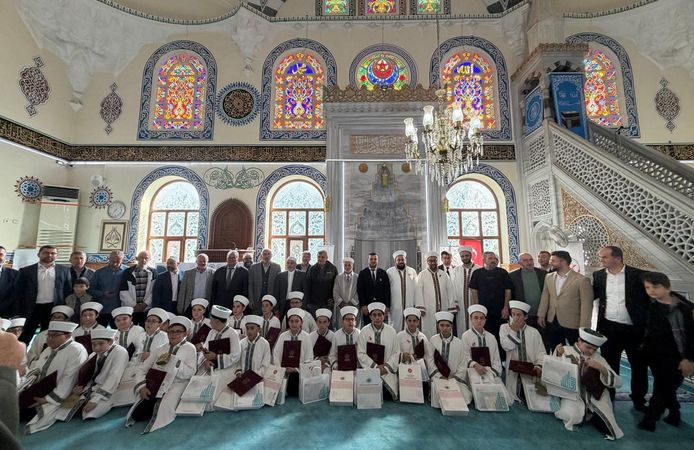 Başiskele'de 26 Genç Hafız İcazet Belgelerini Aldı