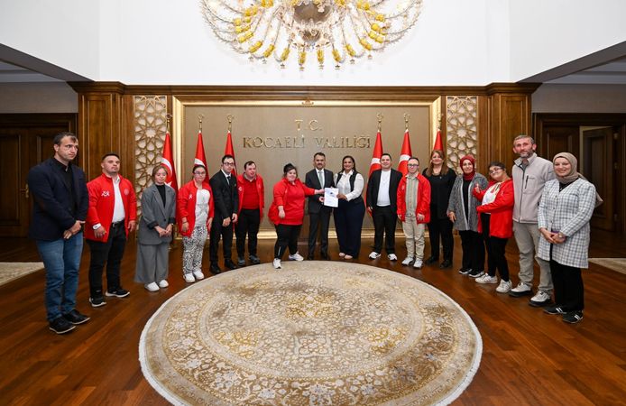 Gölcük Down Sendromlular Derneği Vali İlhami Aktaş ile Buluştu