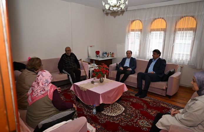 Kartepe’de Kocaman ve Öztürk’ten Servet ve Azize Kanma çiftine ziyaret