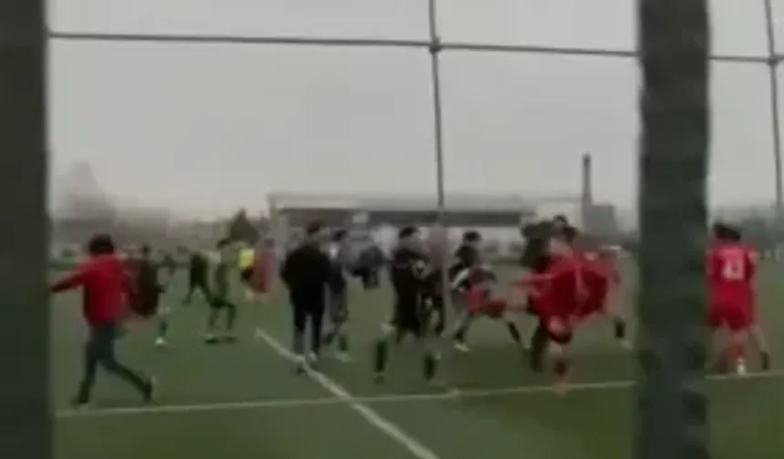 Amatör Maçta Kavga: Yeşil Saha Boks Ringine Döndü