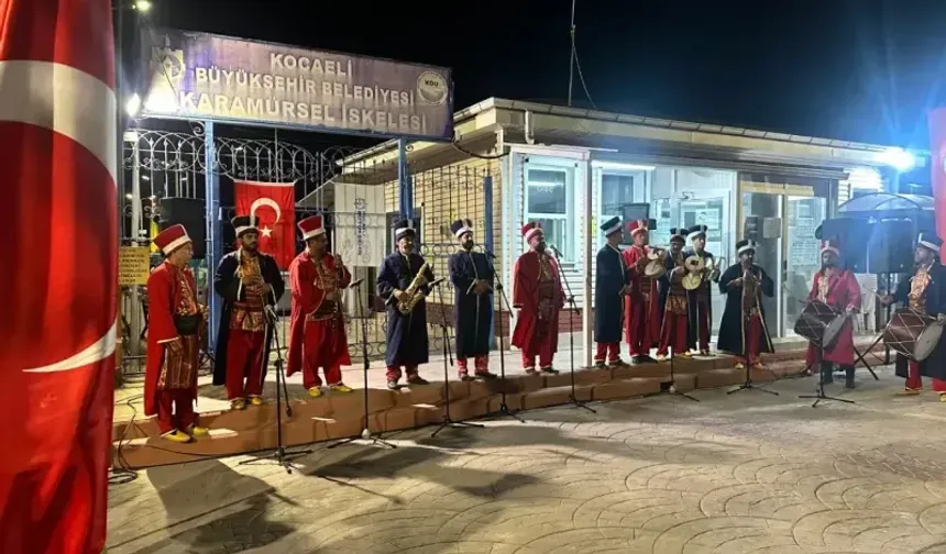 Karamürsel’de Mehter ve Bando Takımı sahneye çıktı