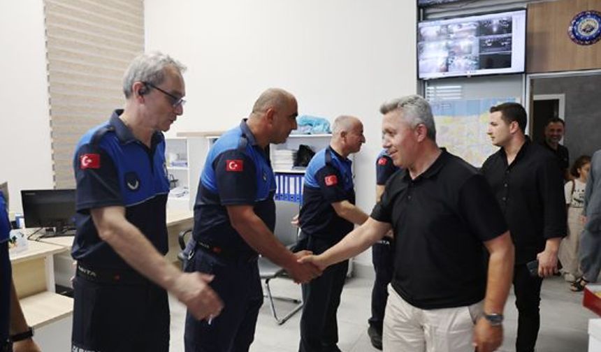 Başkan Ölmez, Kandıra Zabıta Personelini Ziyaret Etti