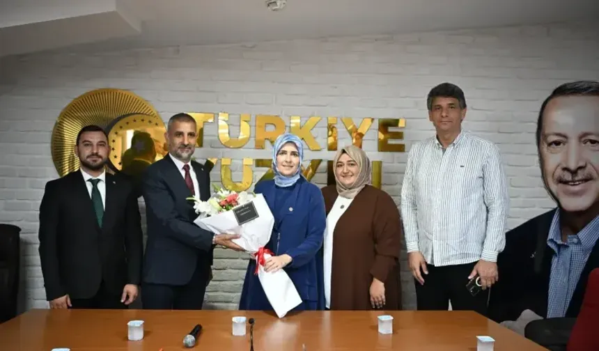 Kartepe’de “Türkiye Yüzyılı Buluşmaları” Toplantısı Gerçekleşti