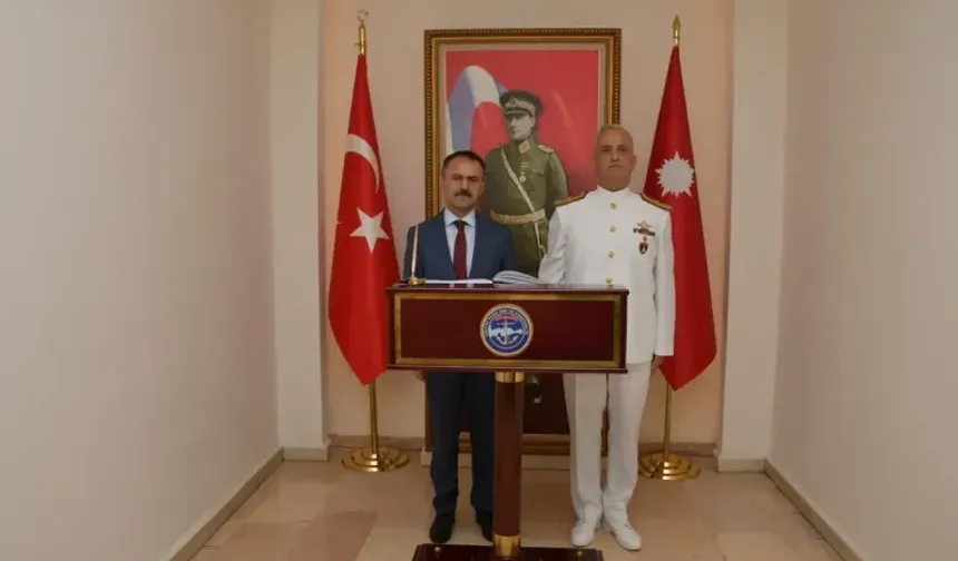 Vali İlhami Aktaş, Gölcük Deniz Ana Üs Komutanı Tuğamiral Mehmet Özgür Özömek'i Ziyaret Etti