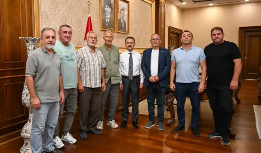 Gölcük Halıdere’den, Vali İlhami Aktaş'a Ziyaret