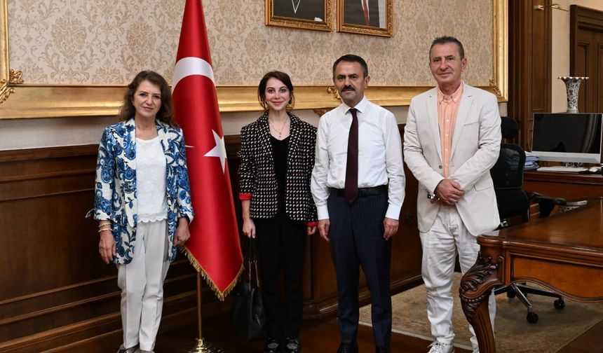 ;Eski Danışman Nermin Tol, Kocaeli Valisi İlhami Aktaş'ı Ziyaret Etti