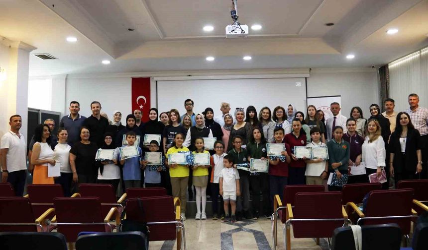 Yalova'da Dilimizin Zenginlikleri ödül töreni