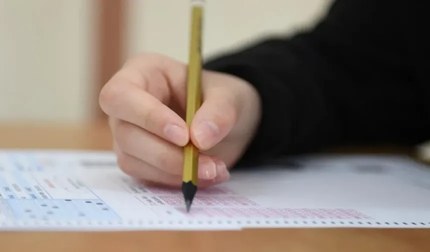 KPSS ön lisans başladı: Adaylar 120 soru için ter döküyor