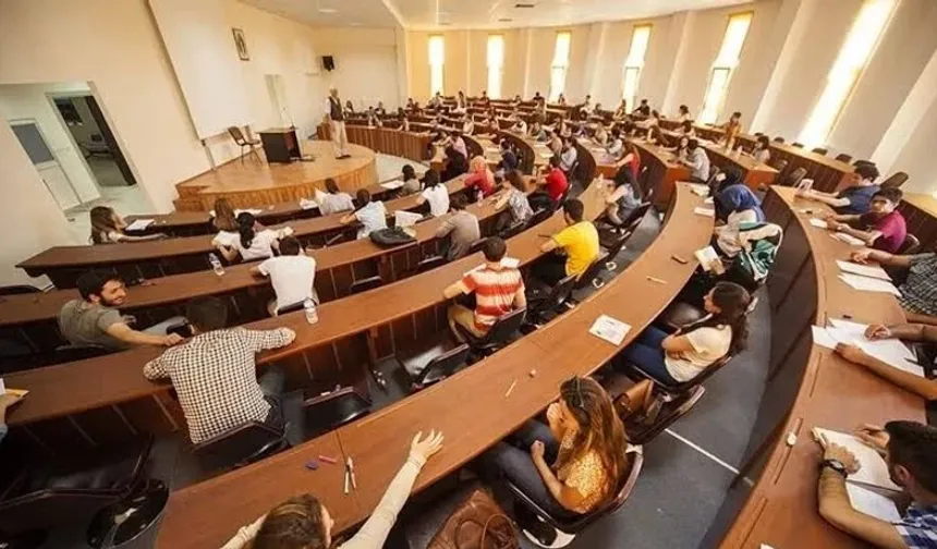 Üniversitelerde müfredat değişiyor: YÖK'ten yeni ders talimatı