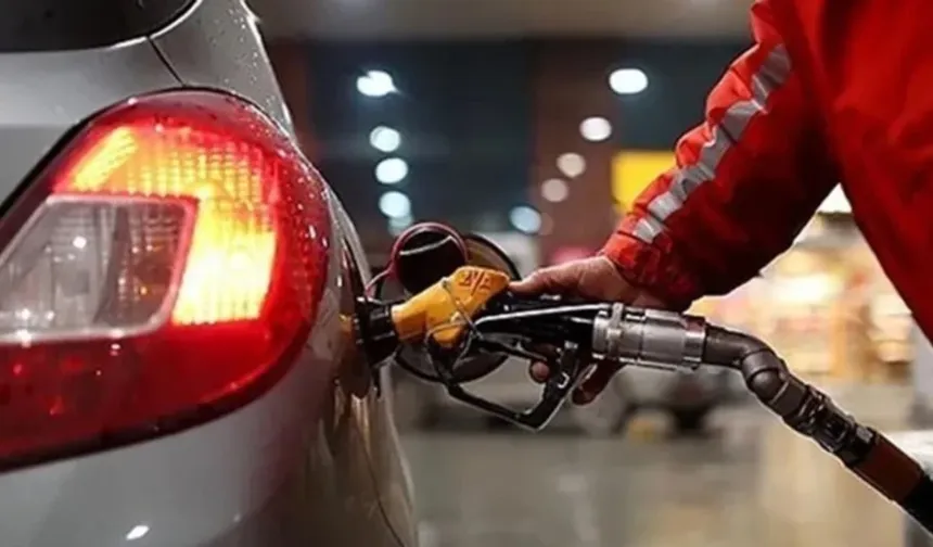 Akaryakıt piyasasında fiyatlar değişiyor: Motorine dev indirim bekleniyor