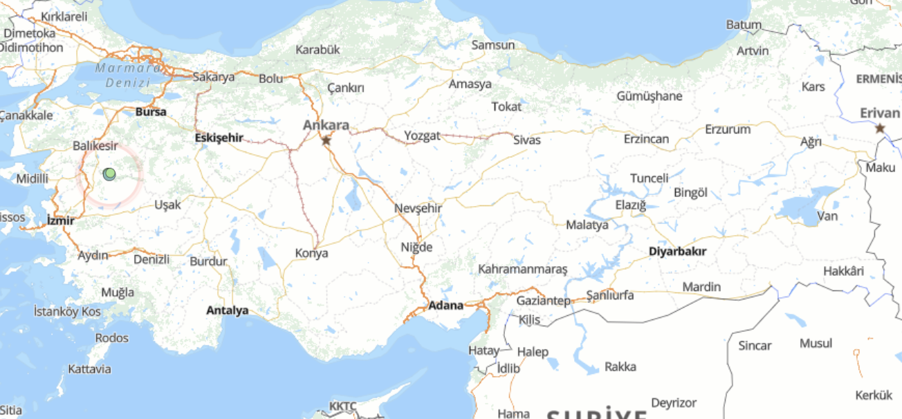 [RESİM: Bir tablet ekranında AFAD veya Kandilli Rasathanesi'nin son depremler haritasının gösterilmesi]