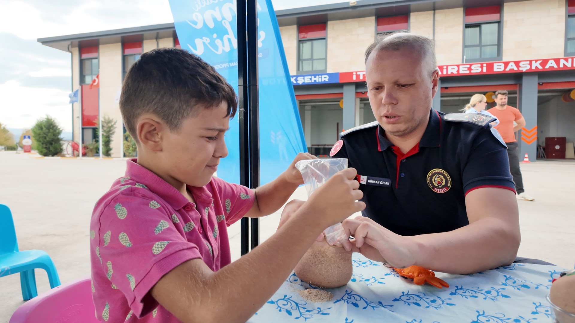 Lokomotifin Miniklerinden Itfaiye Ziyareti (3)