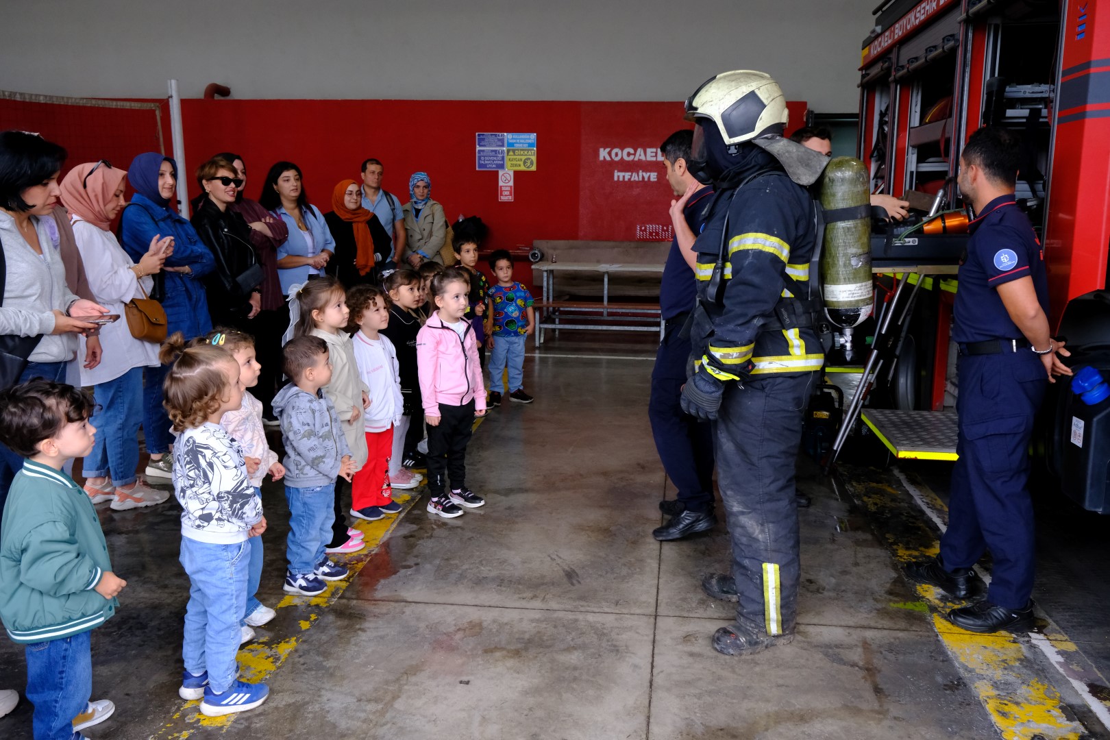Lokomotifin Miniklerinden Itfaiye Ziyareti (6)