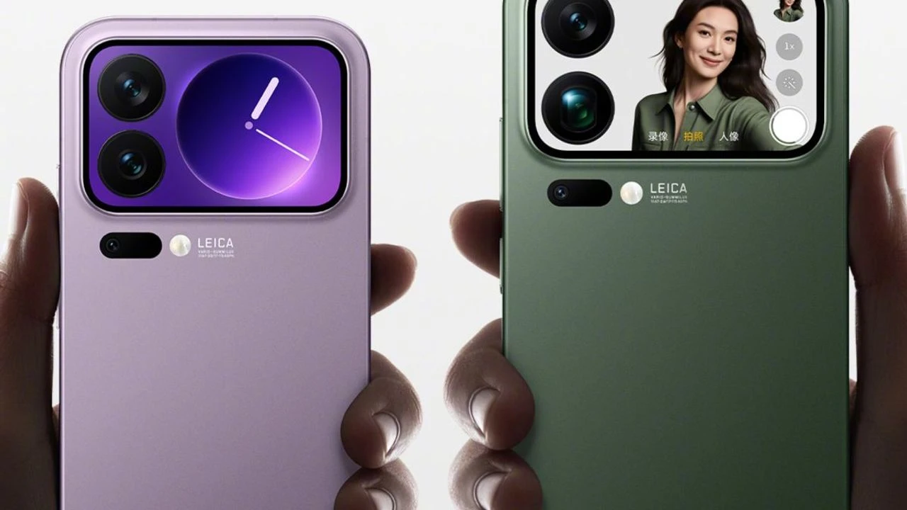 [Resi̇m Xiaomi 17 Pro Max'in Arka Ve Ön Yüzünü Gösteren, Özellikle Arka Kamera Modülü Ve 'Magic Back Screen' Detayını Vurgulayan Şık Bir Ürün Görseli]