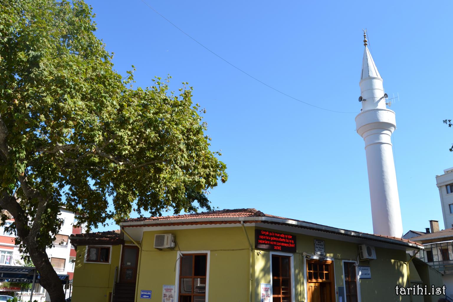 [RESİM: Tuzla Sultan 1. Ahmet Camii'nin dışarıdan çekilmiş, anma atmosferine uygun bir fotoğrafı]