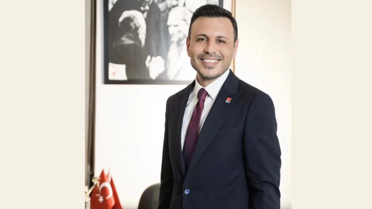 [RESİM: Özgür Çelik'in güncel ve resmi bir portre fotoğrafı, takım elbiseli]